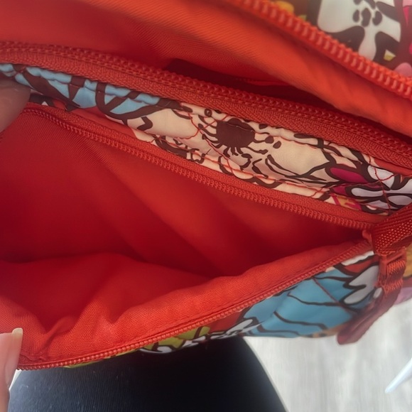 NWT Vera Bradley large Belt bag in Midday Garden Print. - Picture 3 of 4